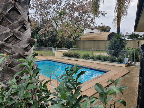 McNevin's Tamworth Motel - Accommodation Burleigh 4