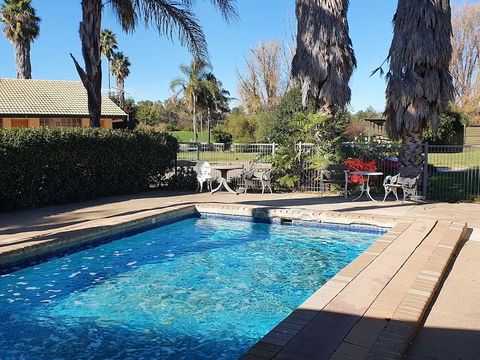 McNevin's Tamworth Motel - Accommodation Burleigh 3