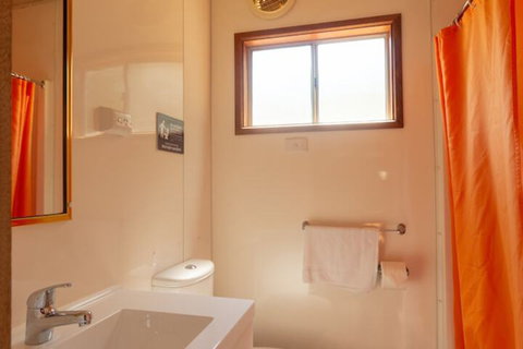 Halls Gap Lakeside Tourist Park - Accommodation Burleigh 5