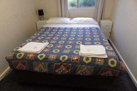 Walpole Lodge - Accommodation Burleigh 6