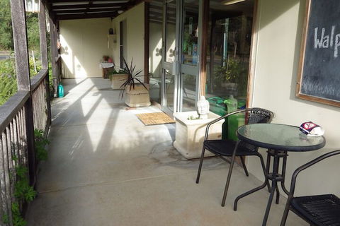 Walpole Lodge - Accommodation Burleigh 1