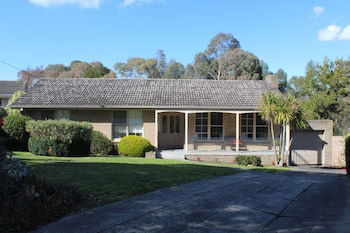 Australian Home Away At Doncaster Grange Park - Accommodation Burleigh 6