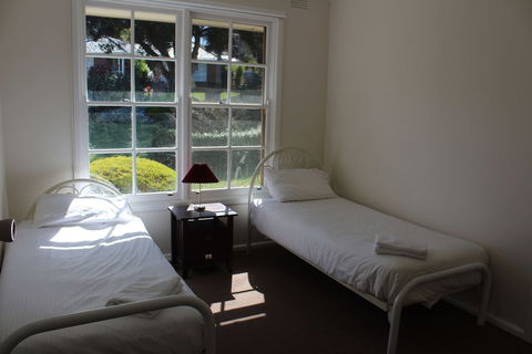 Australian Home Away At Doncaster Grange Park - Accommodation Burleigh 0