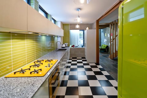 Retro House - Accommodation Burleigh 4