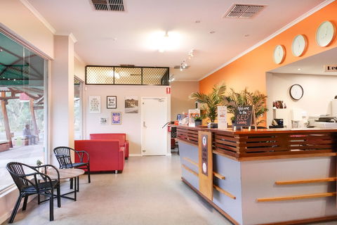 Alice Springs YHA - Hostel - Accommodation Burleigh 4