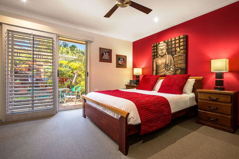 Avocado Sunset B&B - Accommodation Burleigh 3