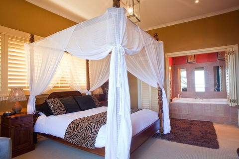 Avocado Sunset B&B - Accommodation Burleigh 4