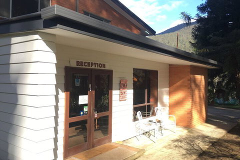 Warburton Motel - Accommodation Burleigh 2
