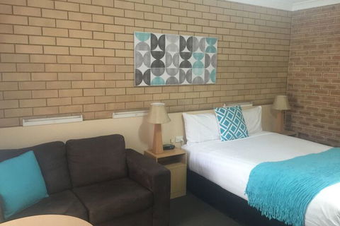 Blue Violet Motor Inn - Accommodation Burleigh 4