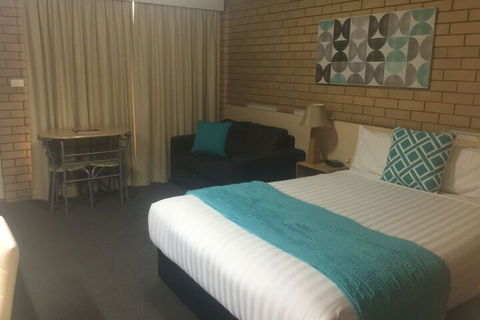Blue Violet Motor Inn - Accommodation Burleigh 7