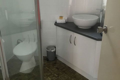 Blue Violet Motor Inn - Accommodation Burleigh 3
