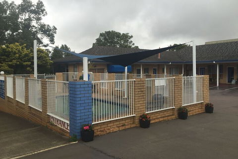 Blue Violet Motor Inn - Accommodation Burleigh 2