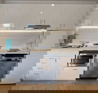 Crest Apartments Byron Bay - Accommodation Burleigh