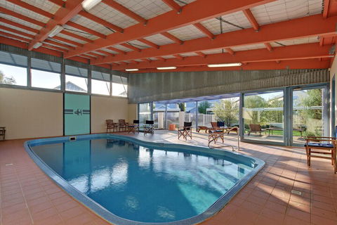 Captains Cove Resort - Accommodation Burleigh 4