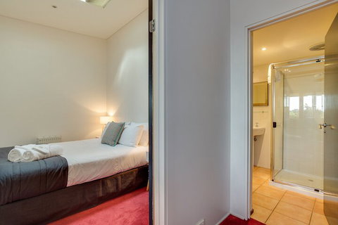Sorrento Beach House - Accommodation Burleigh 7