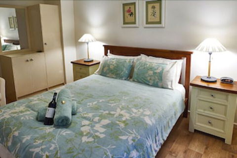 Underground Bed And Breakfast - Accommodation Burleigh 0