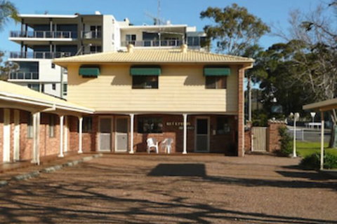 Central Motel Nelson Bay - Accommodation Burleigh 5