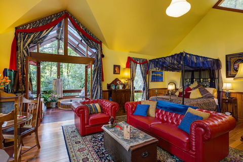 Arcadia Cottages - Accommodation Burleigh 2