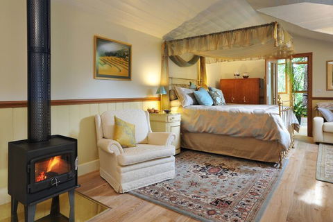 Arcadia Cottages - Accommodation Burleigh 4