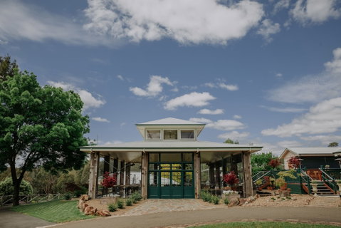 Flowerdale Estate - Accommodation Burleigh 4