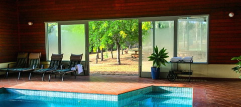 Flowerdale Estate - Accommodation Burleigh 6