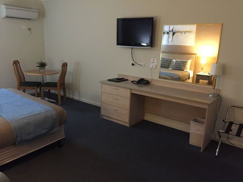 Golf Links Motel - Accommodation Burleigh 5