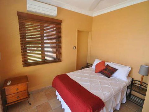 A Villa Gail - Accommodation Burleigh 0