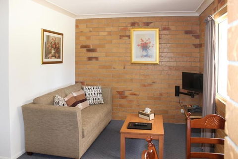 Copper Country Motor Inn & Restaurant - Accommodation Burleigh 4