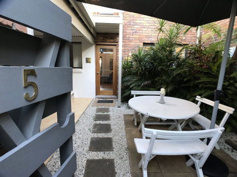 Treetops Everglades Villa - Accommodation Burleigh 2