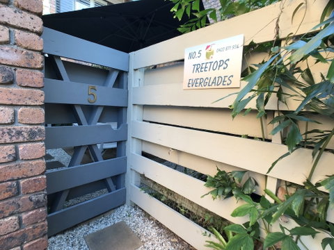 Treetops Everglades Villa - Accommodation Burleigh 0