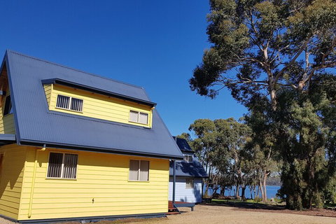 Four Seasons Waterfront Villas - Accommodation Burleigh 3