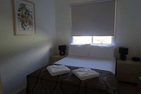 Caseys Beach Holiday Park - Accommodation Burleigh 0