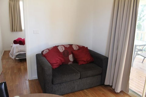 Regatta Point Holiday Park - Accommodation Burleigh 6