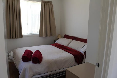 Regatta Point Holiday Park - Accommodation Burleigh 2
