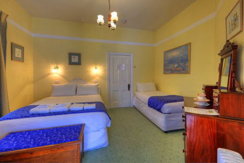Acacia Bed & Breakfast - Accommodation Burleigh 5