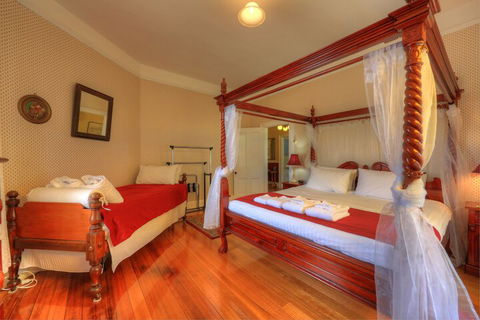 Acacia Bed & Breakfast - Accommodation Burleigh 4