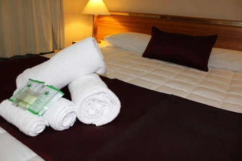Tabourie Lake Motel - Accommodation Burleigh 5