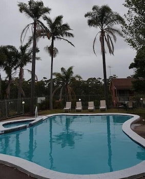 Tabourie Lake Motel - Accommodation Burleigh 0