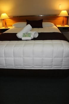 Tabourie Lake Motel - Accommodation Burleigh 3