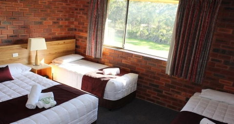 Tabourie Lake Motel - Accommodation Burleigh 1