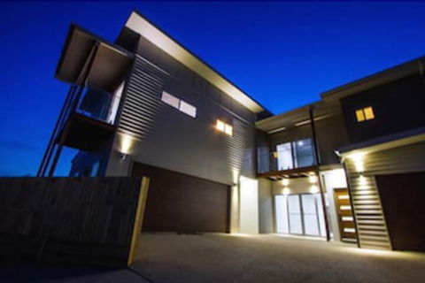Agnes Sails - Accommodation Burleigh 0