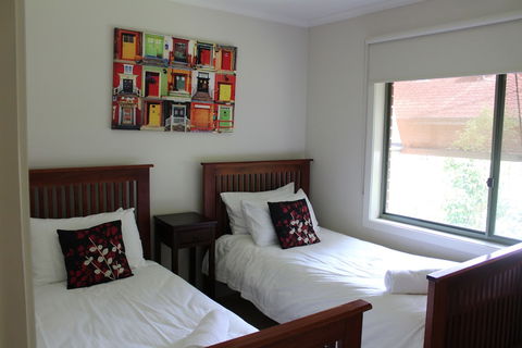 Australian Home Away Ringwood At Bardia - Accommodation Burleigh 1