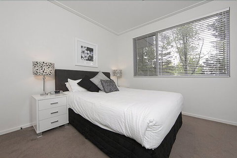 Accommodate Canberra - Glebe Park - Accommodation Burleigh 7