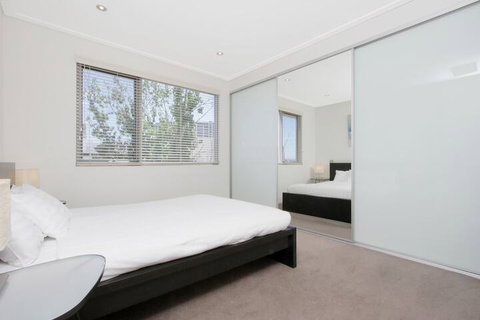 Accommodate Canberra - Glebe Park - Accommodation Burleigh 6