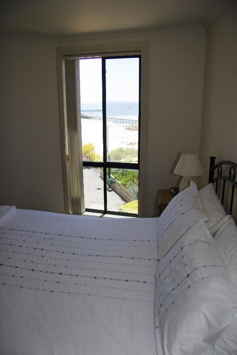Cliff House Beachfront Villas - Accommodation Burleigh 1