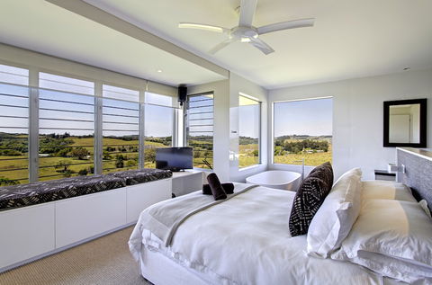 A PERFECT STAY - CapeView - Accommodation Burleigh 1