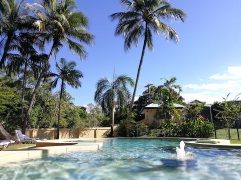 Villa Marine Holiday Apartments - Accommodation Burleigh 5