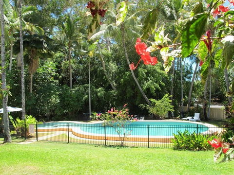 Villa Marine Holiday Apartments - Accommodation Burleigh 2