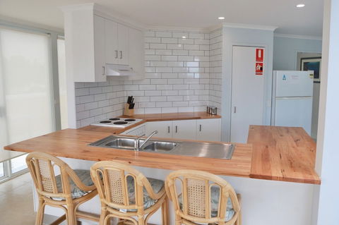 Ultimate Holiday Apartments - Accommodation Burleigh 1