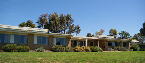Deakin Geelong Units - Accommodation Burleigh 3